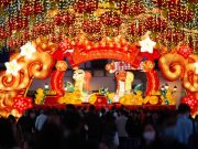 Cina: installazioni luminose per la Festa di primavera a Macao