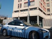 Vìola il divieto di avvicinamento alla moglie, arrestato