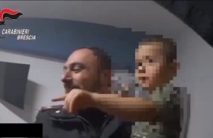 Chiusi in casa con un principio d’incendio. Paura per due bambini