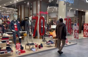 Il 4 gennaio iniziano i Saldi. Confesercenti: budget medio 218 euro