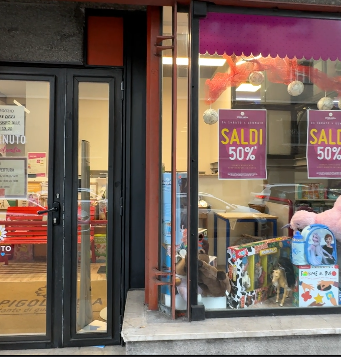 Spaccata da Spigolandia. Ladri entrano nel negozio, magro il bottino