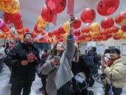 Cina: celebrazioni per la Festa delle lanterne a Chun’an