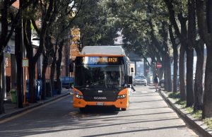 Da Azione la proposta di bus notturni a chiamata per Brescia