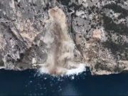 È stato fatto brillare lo spuntone pericolante sulla Strada della Forra