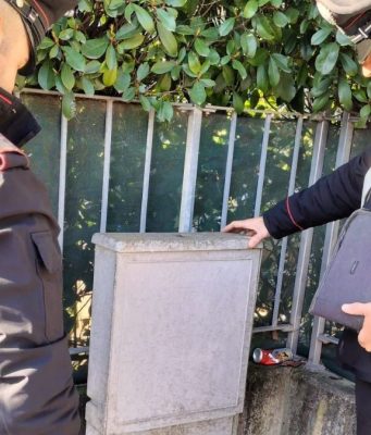 Ruba l’energia elettrica dalla rete pubblica. Denunciato