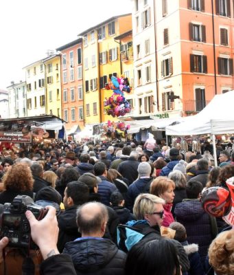 602 bancarelle per la Fiera di San Faustino 2025. Tutte le info