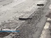 Asfalto che si sbriciola e centinaia di buche pericolose. E il Comune che fa?