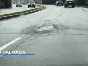 “Le buche della città Europea”, viaggio tra le strade di Brescia