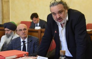 Caso Singh, l’ultimatum di Battagliola: “Dimissioni o sarà espulso”
