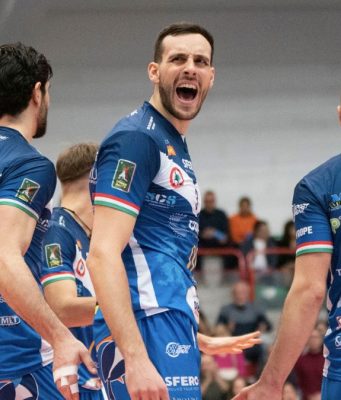 La Consoli perde il capitano, ma inizia i playoff con un 3 a 0