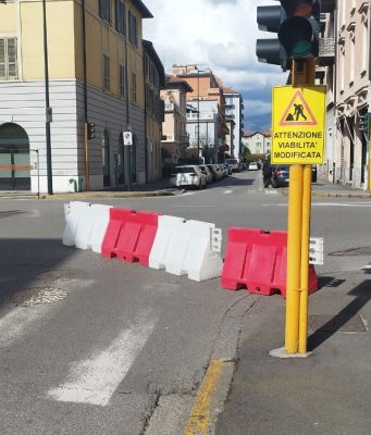 La prima parte di via Milano è a senso unico. Iniziati i lavori