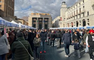 Metti una domenica in centro. Sole e shopping di qualità