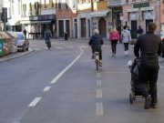 Niente auto in centro. A Brescia torna la domenica ecologica