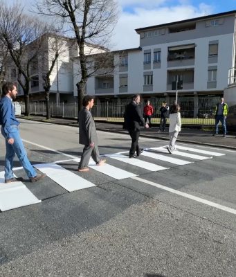 Semaforo pedonale in via Turati, Manzoni: soluzione entro il 2025