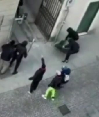 Rapine violente e risse in città: sette giovani arrestati