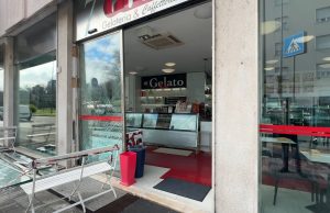 Panda sfonda la vetrina di 7° Gelo, danni ingenti