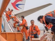 Cina: volo con materiali di soccorso da terremoto per Myanmar decolla da Kunming