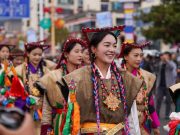 Cina: Nyingchi celebra festa turistica-culturale di fiori di pesco