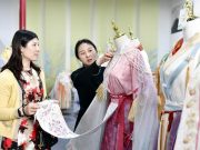 Cina: Shandong, contea di Caoxian sviluppa industria di Hanfu