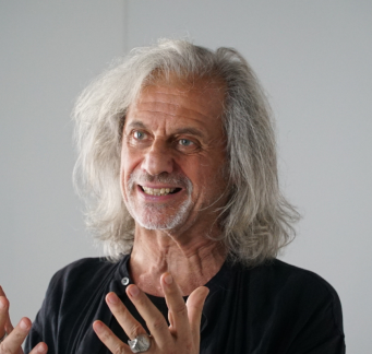 Comicità irriverente: Alessandro Bergonzoni al Teatro Santa Giulia