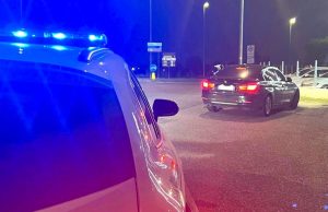 Auto a velocità folle in centro a Rezzato. A Bordo tre giovani con droga