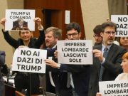 Bocciata la mozione sui dazi. Protesta in Consiglio regionale
