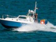 Due turisti tedeschi in balia delle onde salvati sul Garda