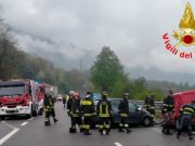 Frontale sulla Statale 42 a Braone. Una vittima e diversi feriti