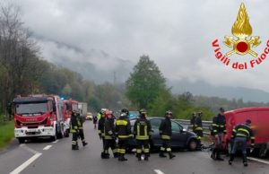 Frontale sulla Statale 42 a Braone. Una vittima e diversi feriti