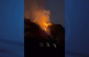 Spento l’incendio sulla Trentapassi. Iniziate le indagini