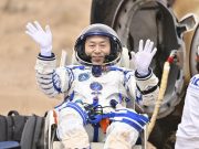 Cina: tutti astronauti Shenzhou-19 usciti in buona salute da capsula di rientro