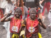 Cina: evento popolare di “annerimento del viso” tenuto nello Yunnan