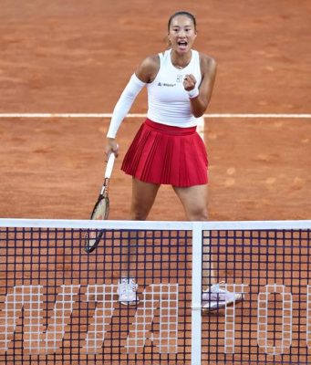 Italia: Roma, atleta cinese Zheng Qinwen gareggia a WTA Italian Open