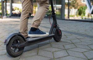 Arrestato spacciatore in fuga su monopattino elettrico