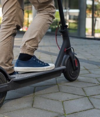 Arrestato spacciatore in fuga su monopattino elettrico