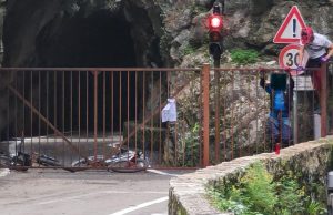 La Forra è chiusa, ma alcuni ciclisti ci vanno lo stesso