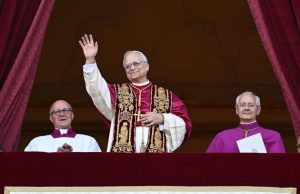 “La pace sia con tutti voi”. Le prime parole di Leone XIV