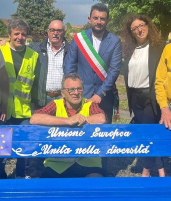 Mairano si tinge d’Europa, ecco le prime “panchine europee” della Bassa