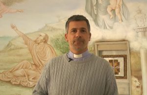 Prete arrestato, la Curia: “Non sono coinvolti minori della comunità”