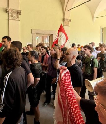 Tajani a Brescia. Dura contestazione dei ProPal in università