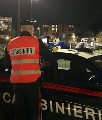Tentano di disfarsi della droga. Arrestati alla stazione di Darfo-Corna