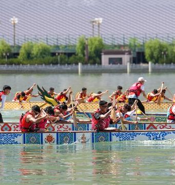 Cina: celebrazione della Festa delle Barche Drago