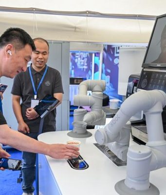 Cina: Hubei, Wuhan ospita carnevale mondiale dei robot