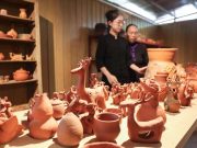 Cina: Hainan, ceramiche del gruppo etnico Li a Heitu