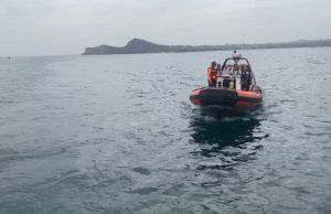 Corpo senza vita nelle acque del Garda. Indagini in corso