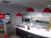 Furto in pieno giorno da Aperizak: via con 300 euro. Il video