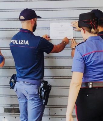 Maxi rissa fra clienti e dipendenti. Sigilli a un bar di Desenzano