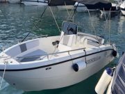 Si tuffano e non riemergono. Salvati da un’altra imbarcazione