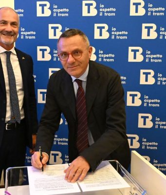 Tram, c’è la firma del contratto. Lavori al via a inizio 2026