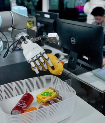 Cina: Guangdong sviluppa industria dei robot